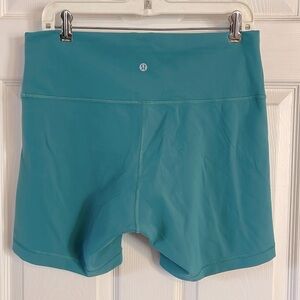 Lululemon Wunder Train High-Rise Short 6"